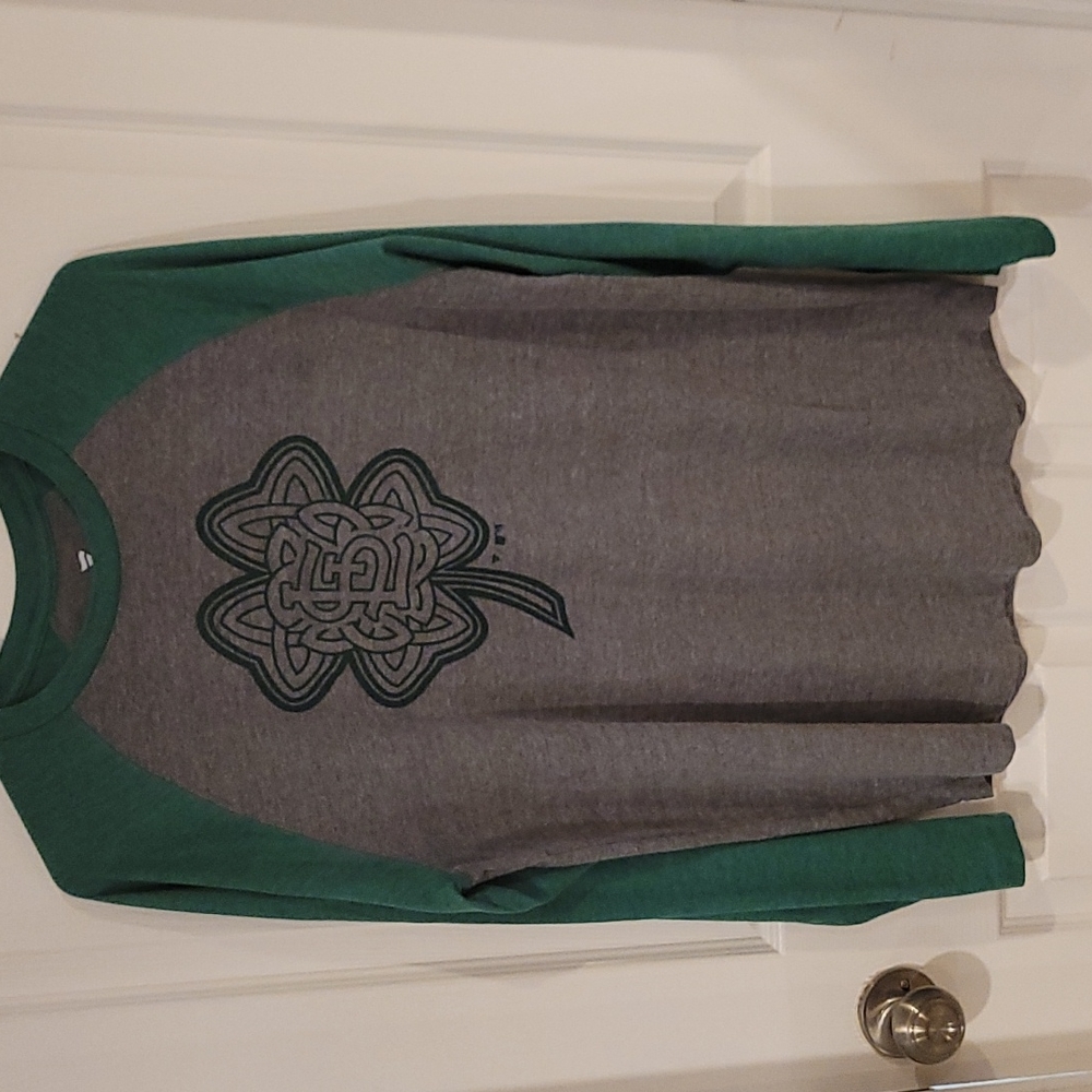 Fanatics long sleeve Tee.